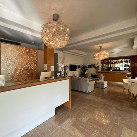 Hotel Mon Pays 리치오네 외부 사진