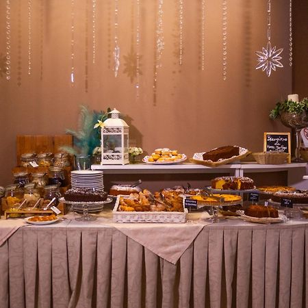 Hotel Mon Pays 리치오네 외부 사진