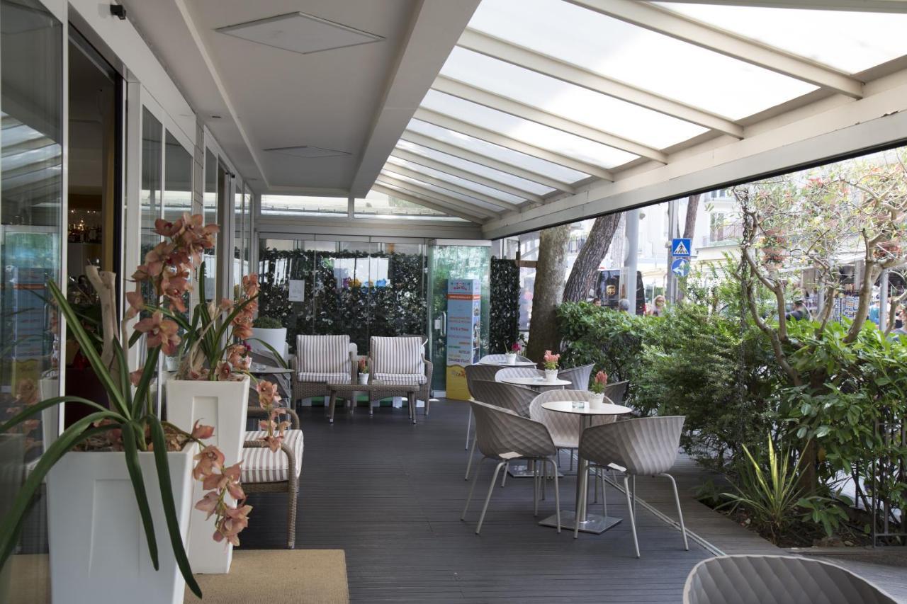 Hotel Mon Pays 리치오네 외부 사진