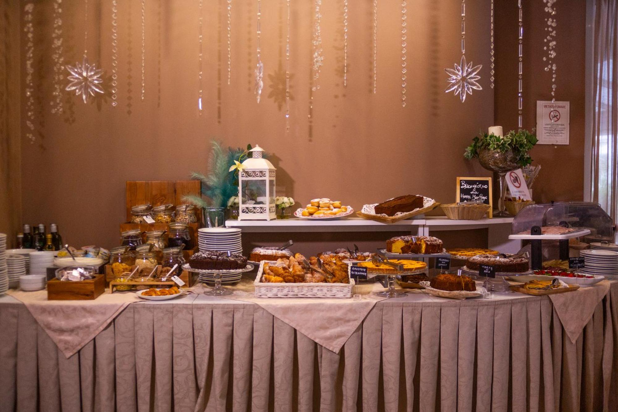 Hotel Mon Pays 리치오네 외부 사진