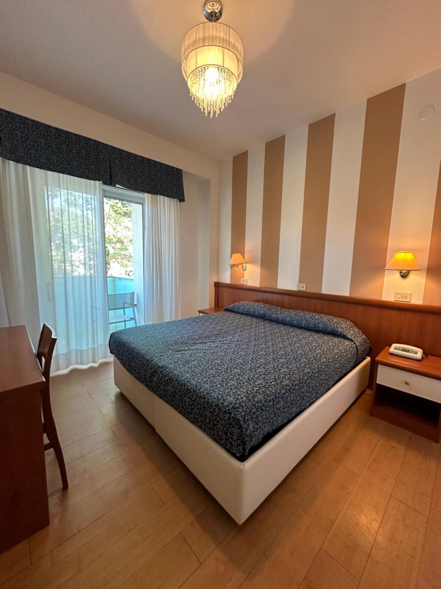 Hotel Mon Pays 리치오네 외부 사진