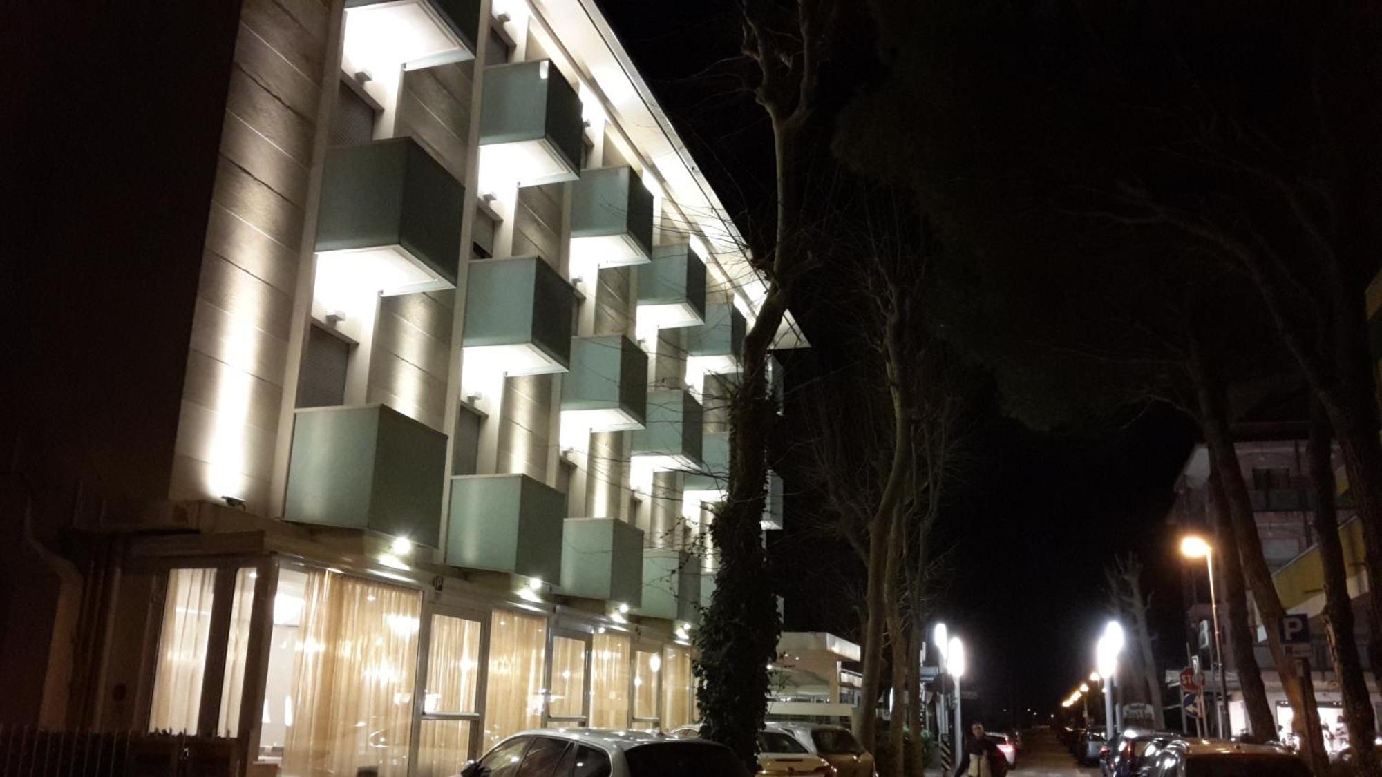 Hotel Mon Pays 리치오네 외부 사진