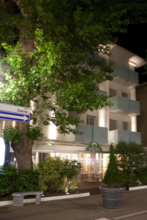 Hotel Mon Pays 리치오네 외부 사진